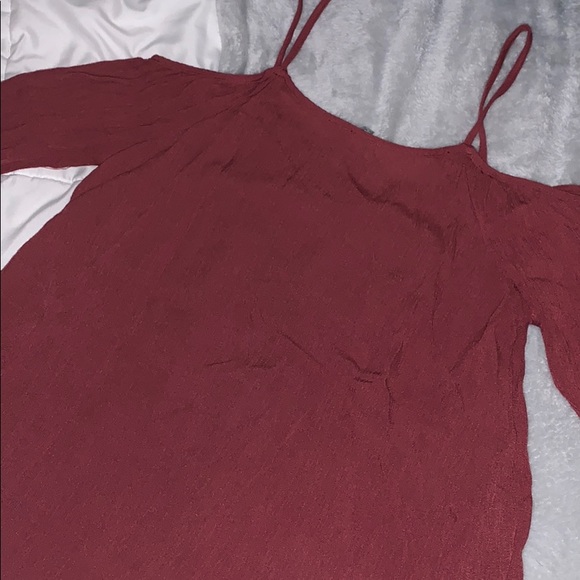 Charlotte Russe Cold Shoulder Maroon/Red Blouse - Picture 4 of 4